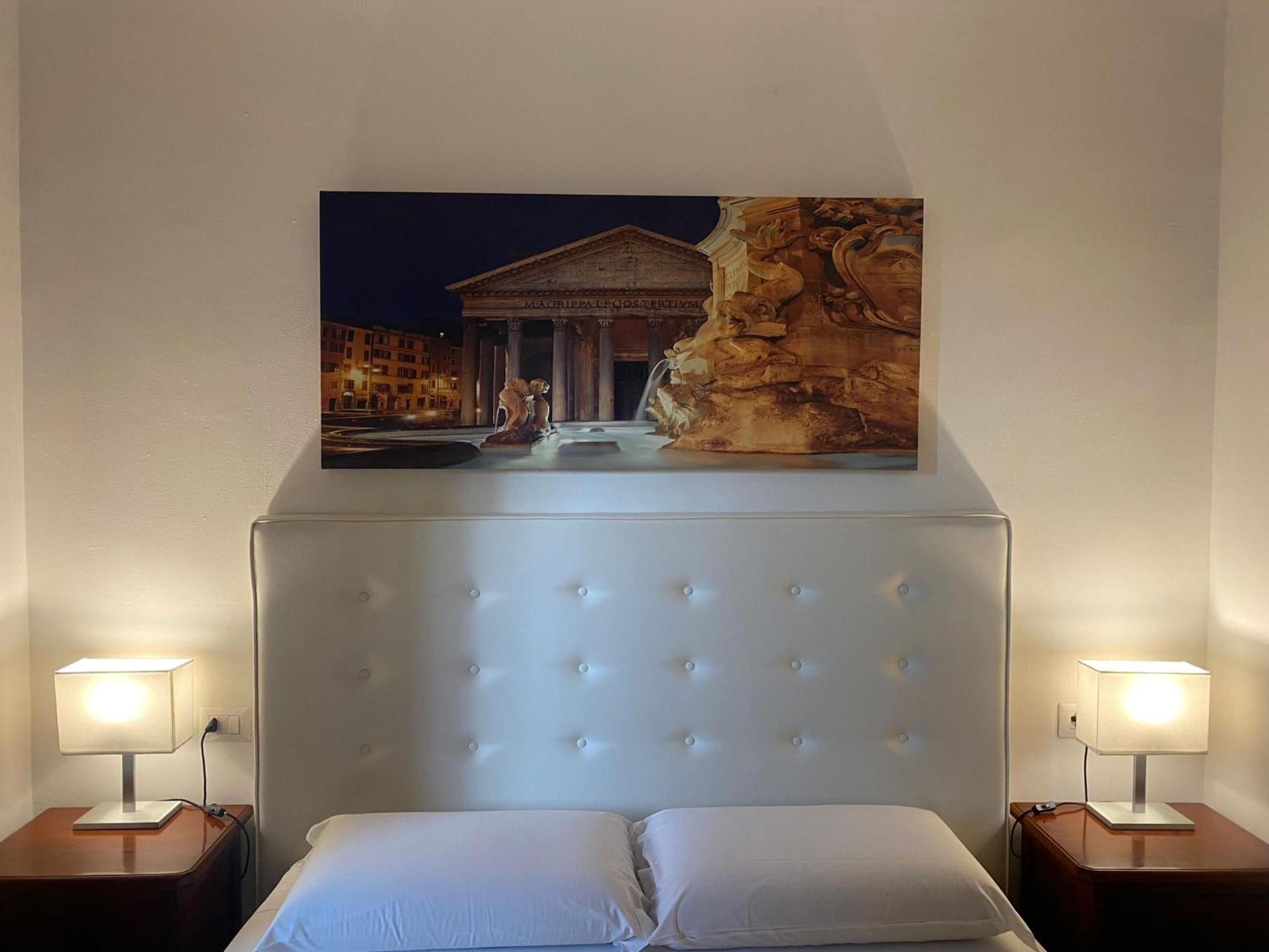 Romulus Rooms Luaran gambar