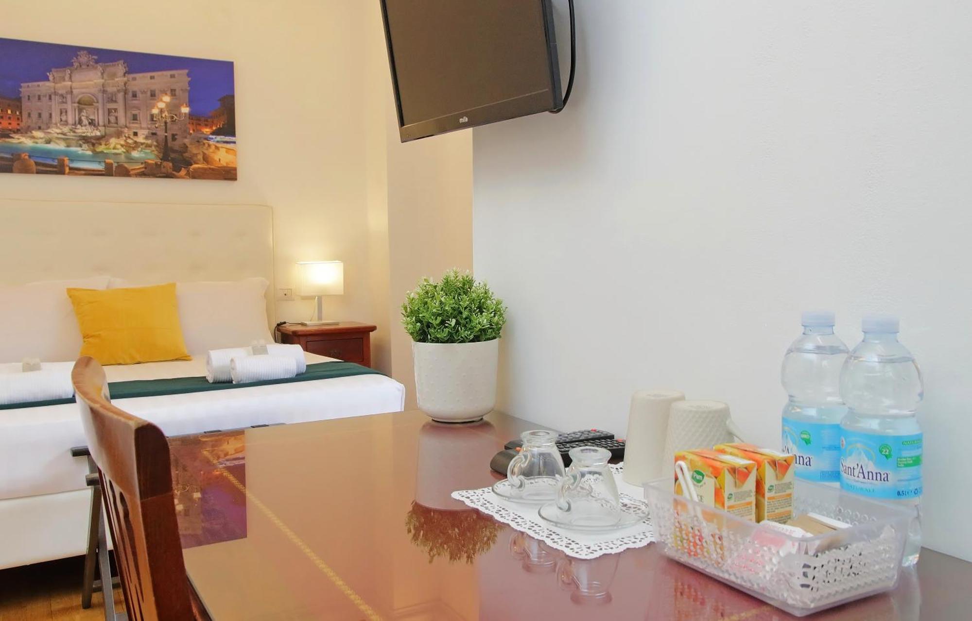 Romulus Rooms Luaran gambar