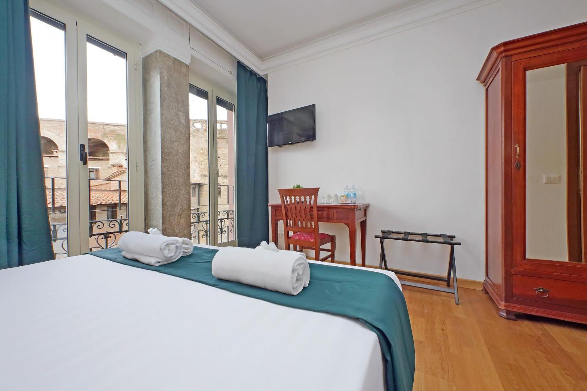 Romulus Rooms Luaran gambar