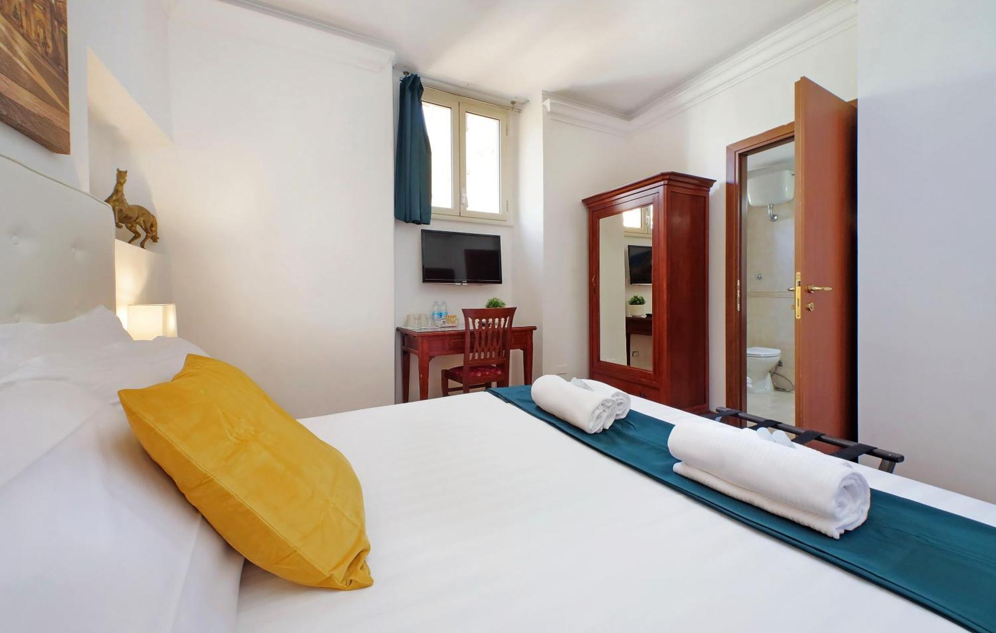 Romulus Rooms Luaran gambar