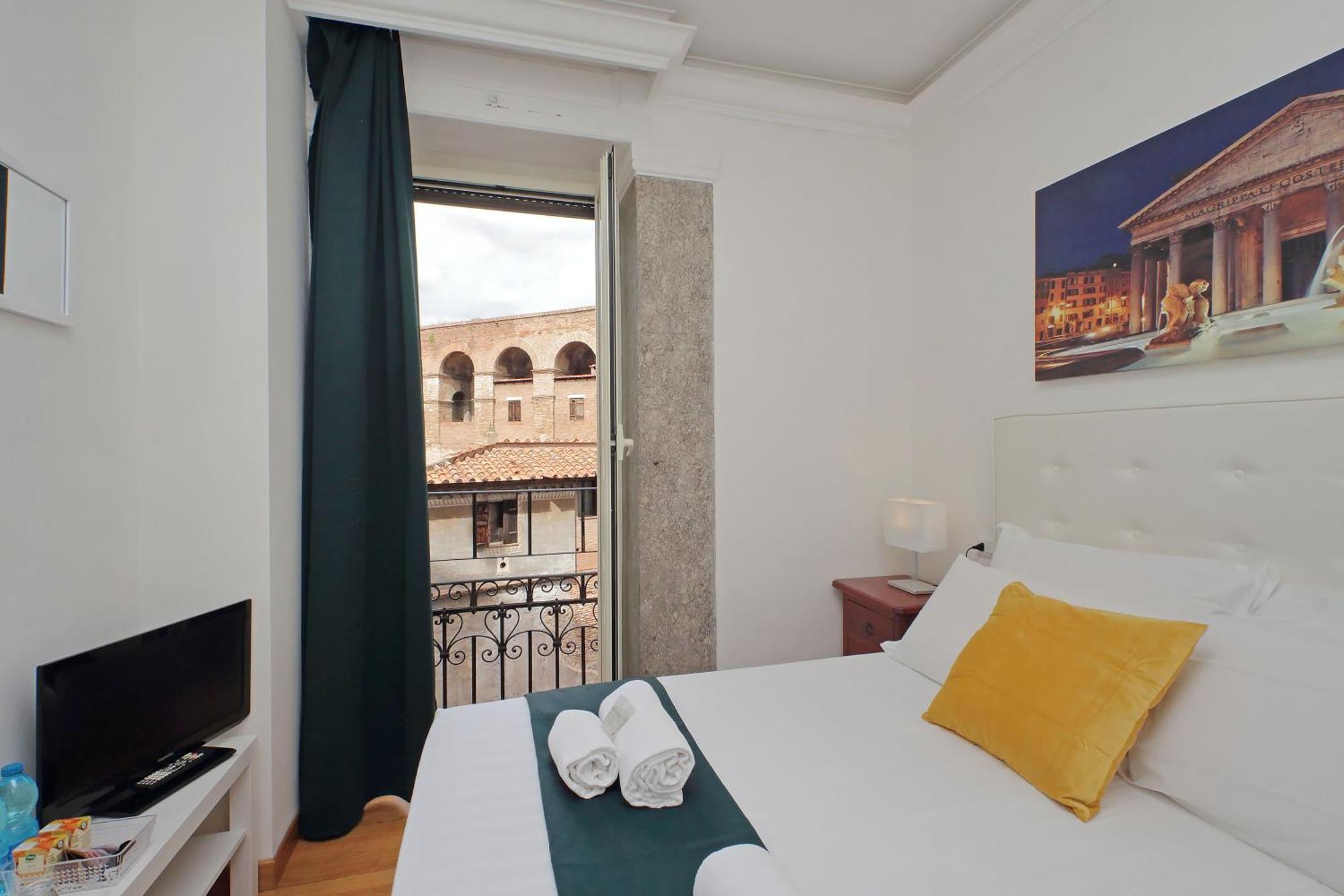 Romulus Rooms Luaran gambar