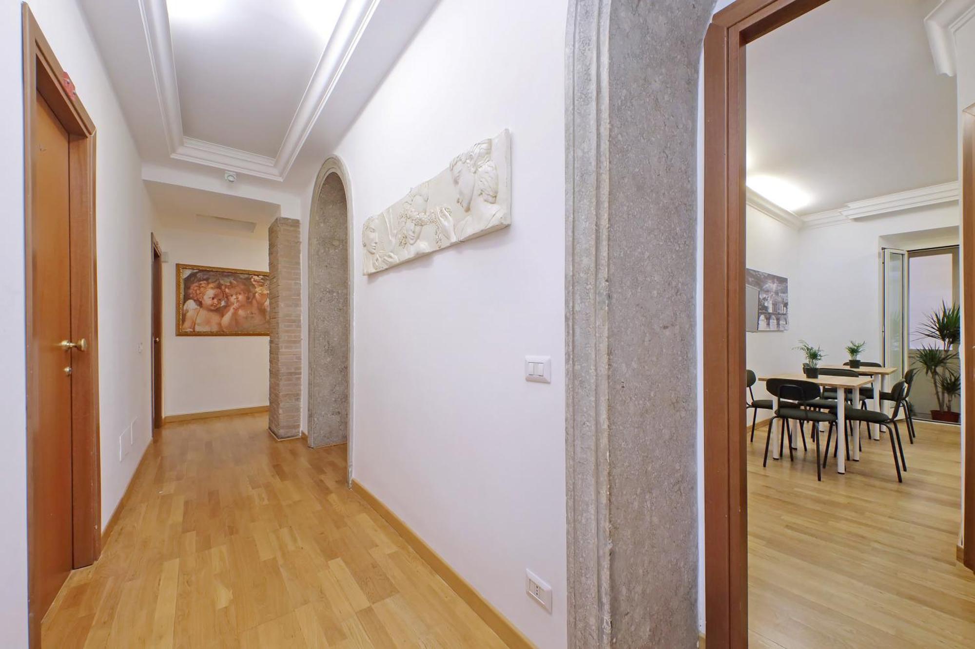 Romulus Rooms Luaran gambar